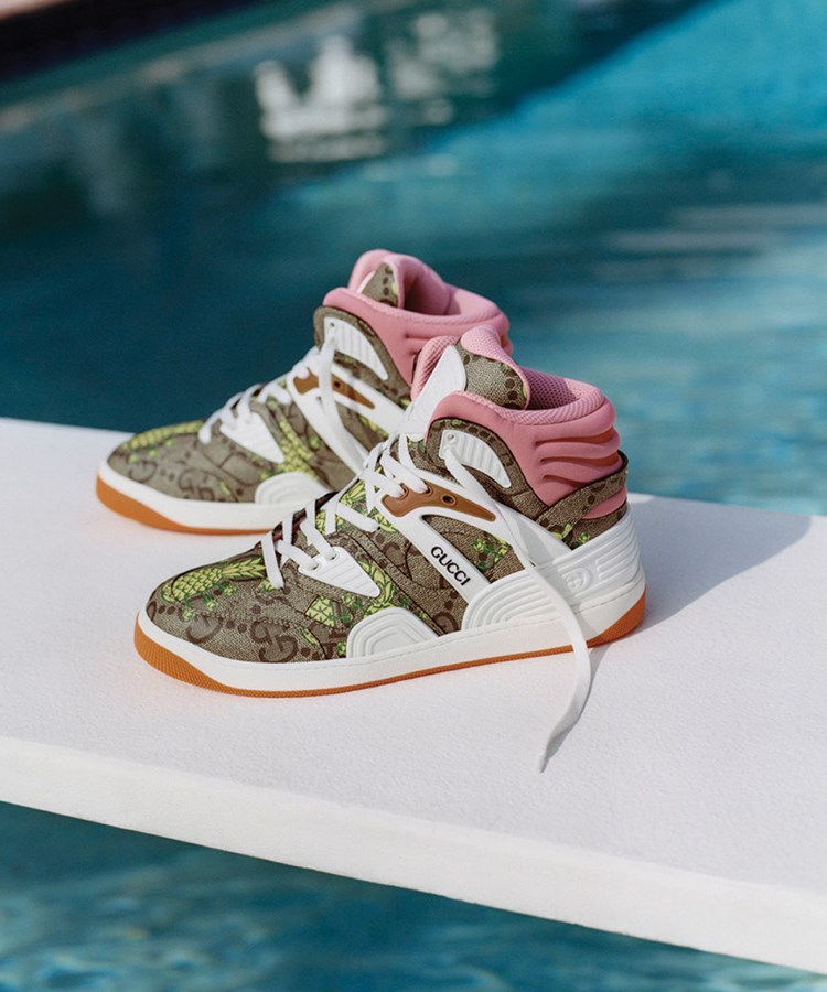 Gucci’den erkekler için renkli ve neşeli ananas koleksiyonu