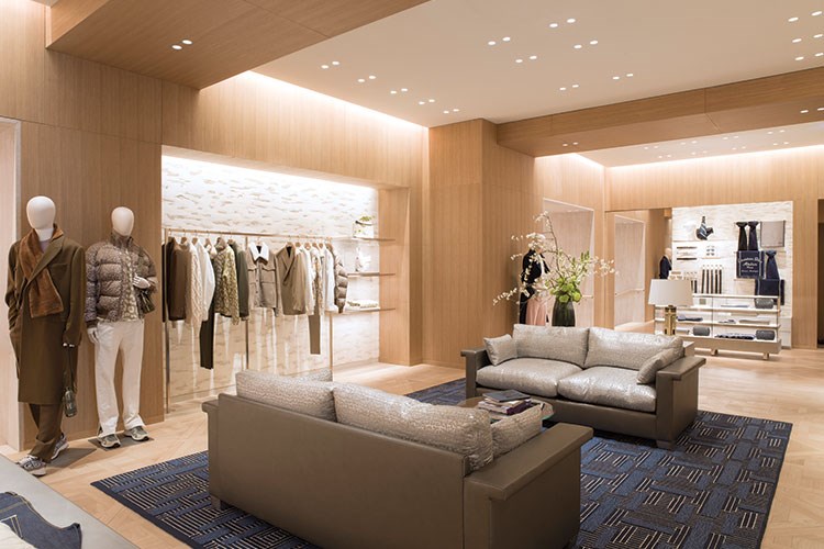 Dior zarafeti yeniden evinde: 30 Montaigne