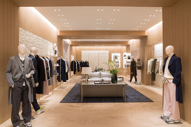 Dior zarafeti yeniden evinde: 30 Montaigne