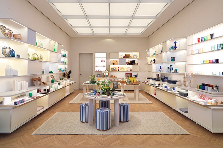 Dior zarafeti yeniden evinde: 30 Montaigne