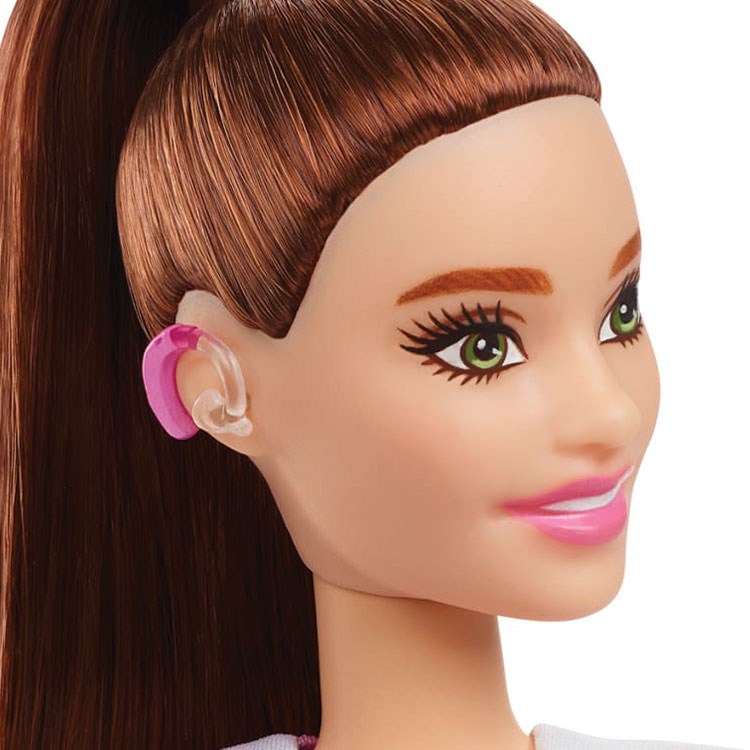  Barbie, işitme cihazlı ilk bebeğini tanıttı