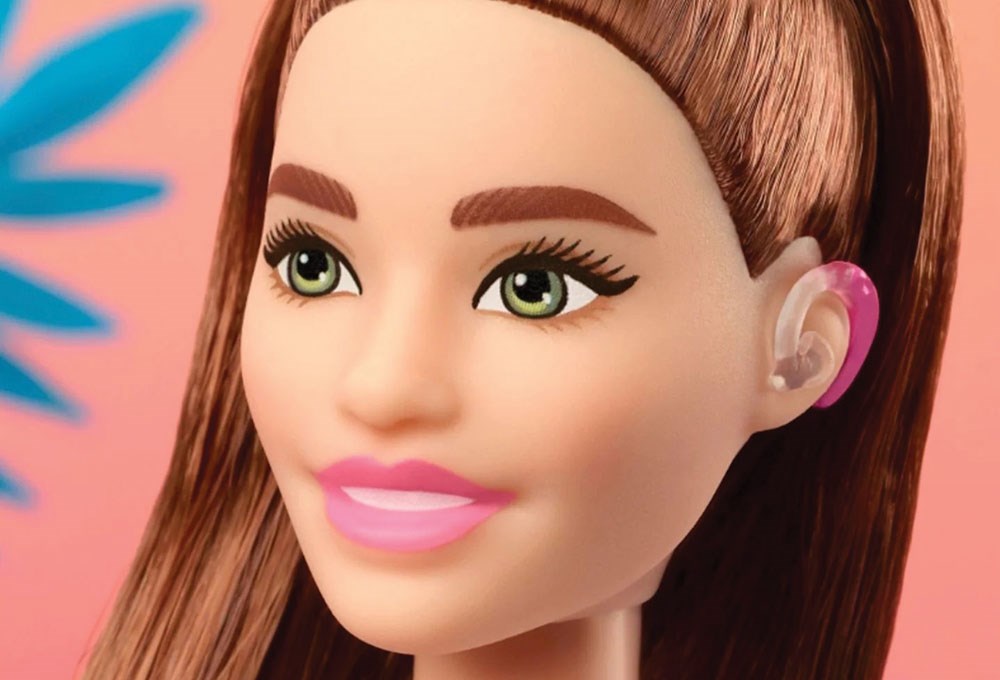  Barbie, işitme cihazlı ilk bebeğini tanıttı