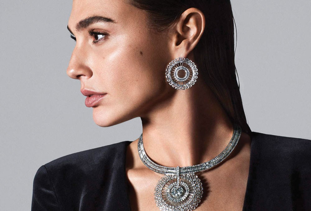 Tiffany&Co.’nun Botanica koleksiyonunu Gal Gadot tanıtıyor