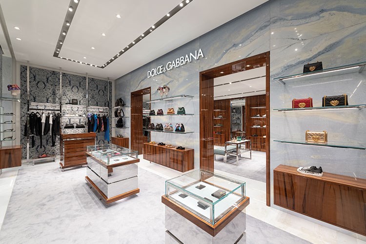 Dolce & Gabbana yeni butiğini Yalıkavak Marina’da açtı