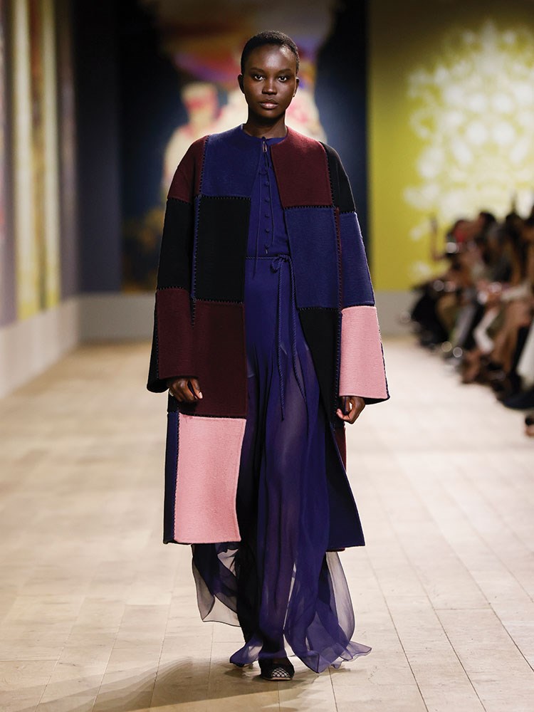 Dior Haute Couture Sonbahar-Kış 2022-2023 koleksiyonu, el işçiliğiyle dikkat çekiyor