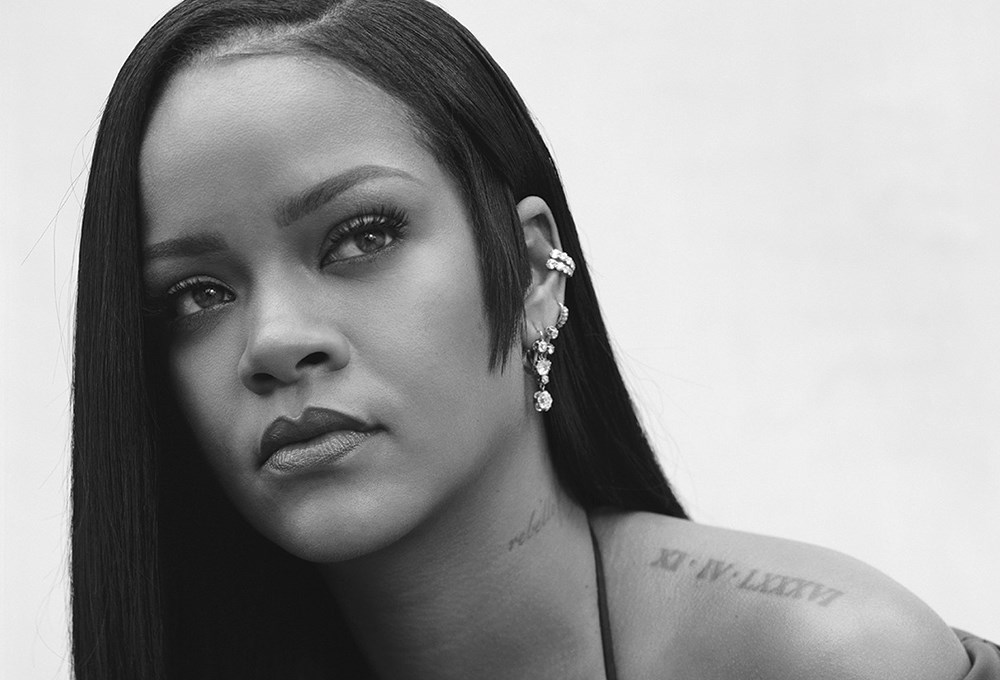 Rihanna şimdi de saçları güzelleştirecek
