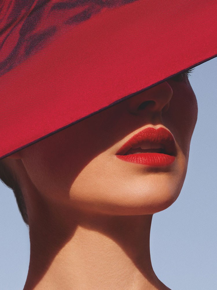 Dior Forever rujlarını Natalie Portman ve Yara Shahidi tanıtıyor