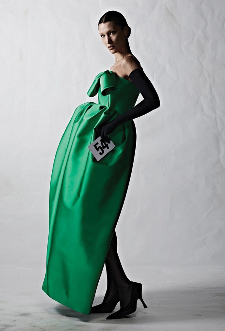 Balenciaga’nın 51. couture koleksiyonunu yıldızlar tanıttı