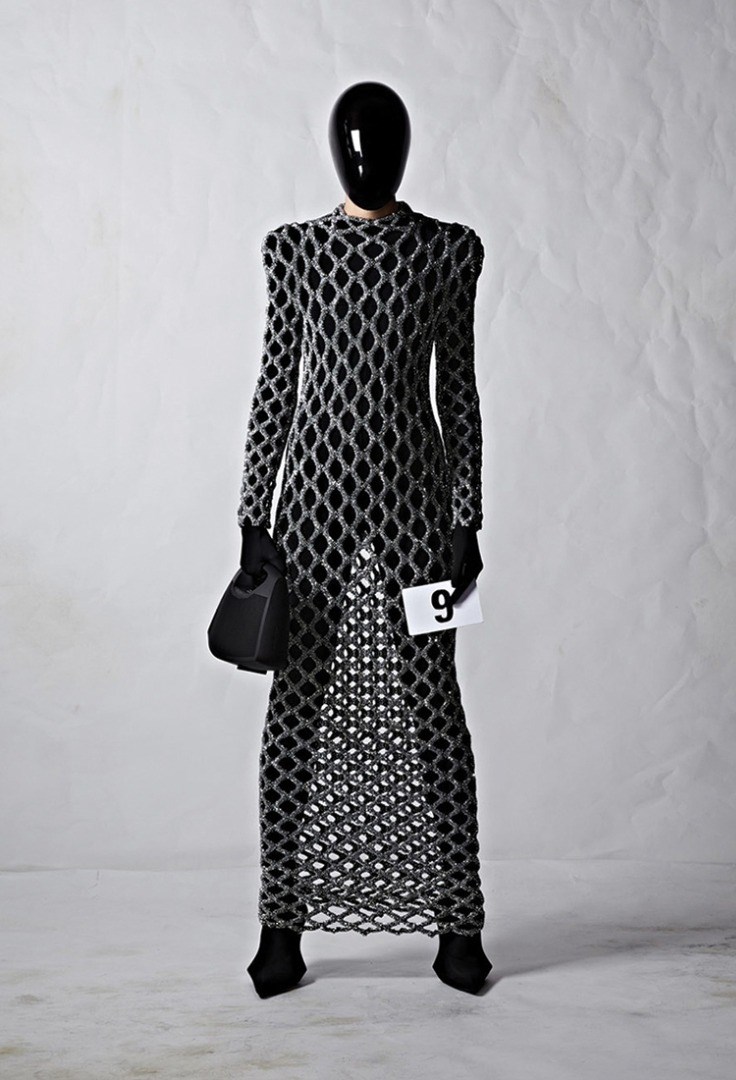 Balenciaga’nın 51. couture koleksiyonunu yıldızlar tanıttı