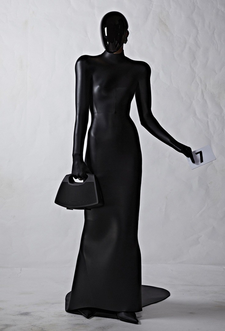 Balenciaga’nın 51. couture koleksiyonunu yıldızlar tanıttı