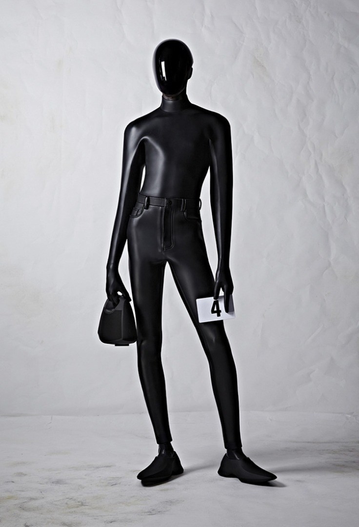 Balenciaga’nın 51. couture koleksiyonunu yıldızlar tanıttı
