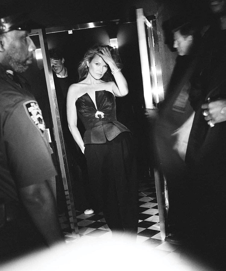 Kate Moss şimdi de Zara’nın Into the Night koleksiyonunun yüzü oldu