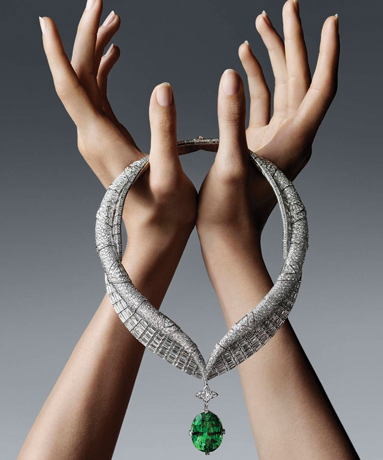 Buse Terim  Louis Vuitton'un yeni mücevher koleksiyonu modern tasarımları  yüksek işçilikle buluşturuyor