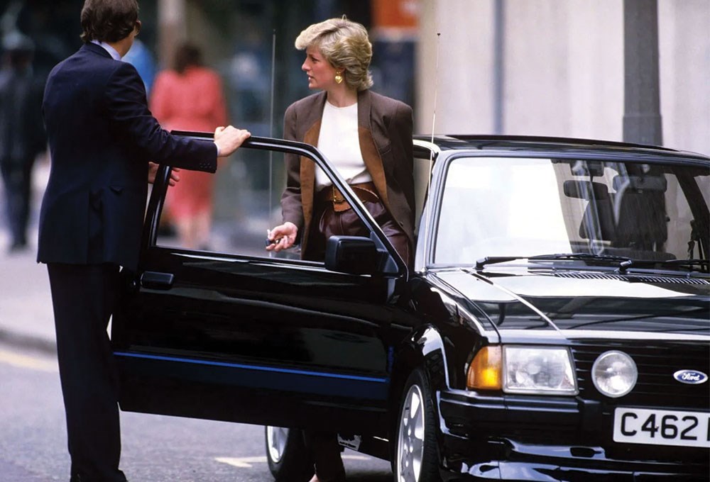 Prenses Diana’nın arabası açık artırmayla satılıyor