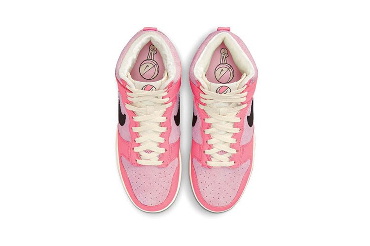 Nike’dan Barbie modasına özel ayakkabı