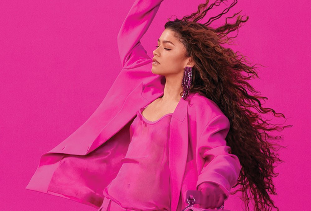 Zendaya, Valentino Sonbahar-Kış 2022 kampanyası için pembelere büründü