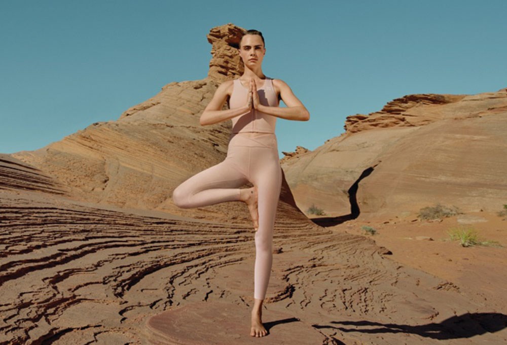 Puma’nın Exhale yoga koleksiyonunu Cara Delevingne tanıtıyor