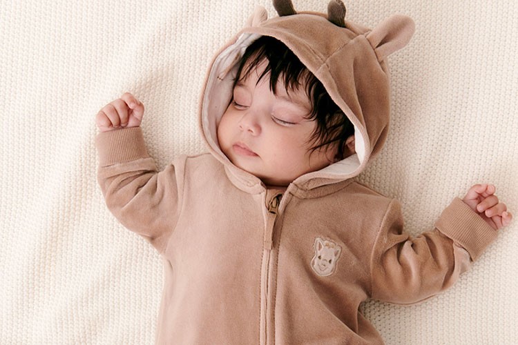 H&M ikonik bebek markası Sophie la Girafe ile iş birliğini duyurdu