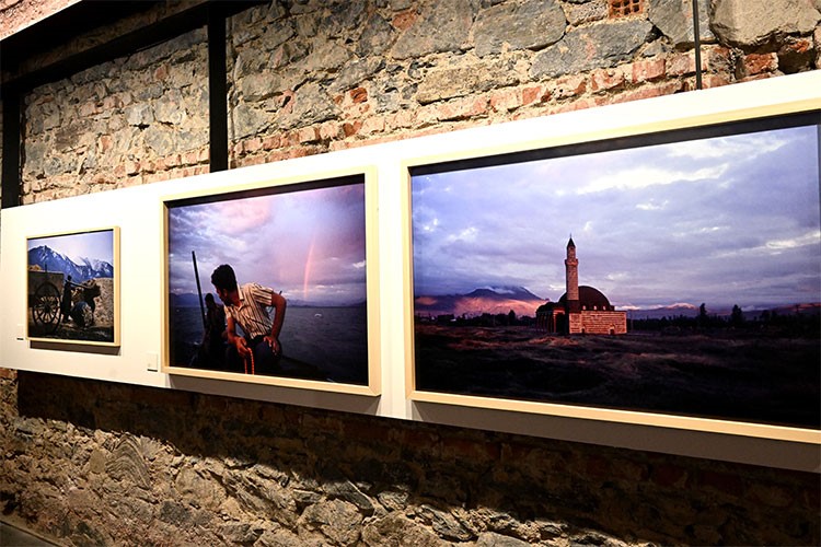 Ara Güler arşivinden ‘Renkli Anadolu’ sergisi ziyarete açıldı