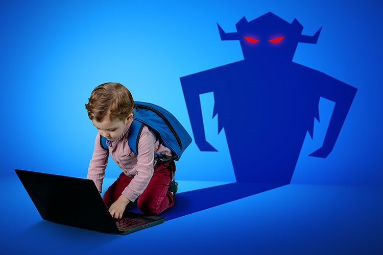 Ebeveynler çocuklarını çevrimiçi ortamda nasıl koruyabilir?