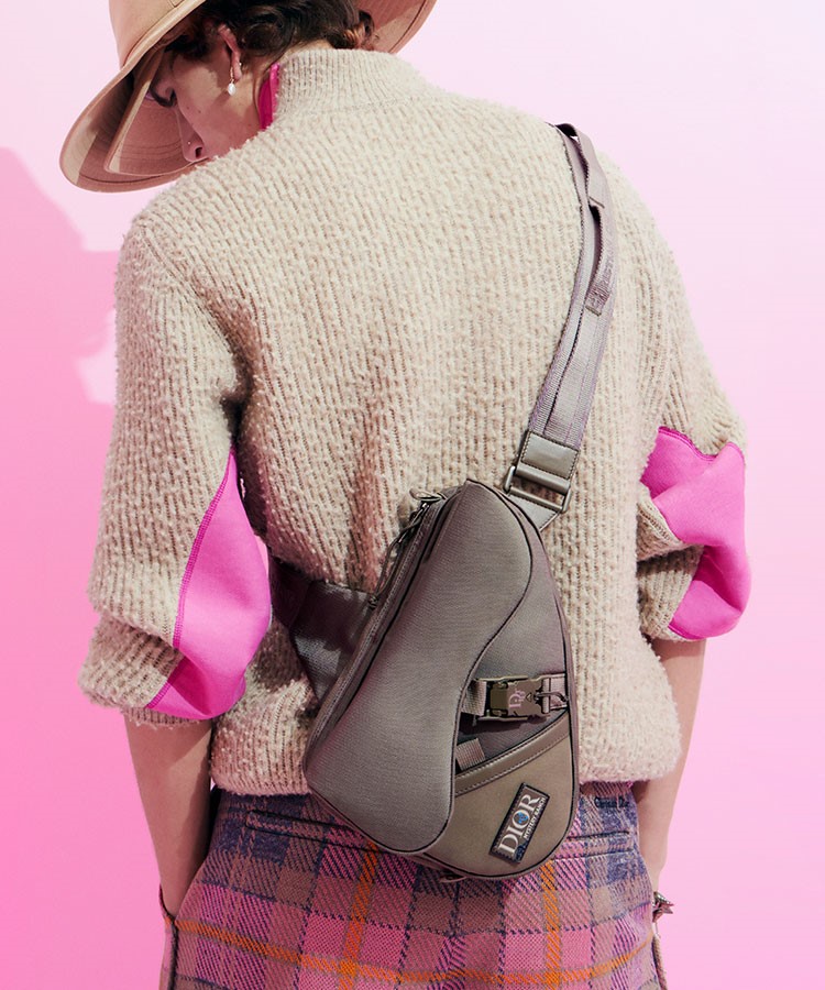 Dior by Mystery Ranch çantaları, açık havada olmayı seven erkeklere hitap ediyor