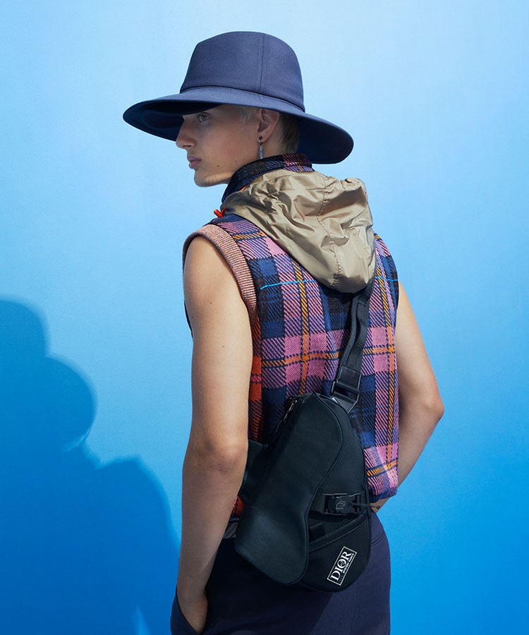 Dior by Mystery Ranch çantaları, açık havada olmayı seven erkeklere hitap ediyor