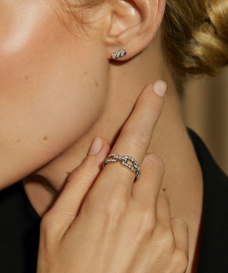 Scarlett Johansson, mücevherlerini iyilik için tasarladı