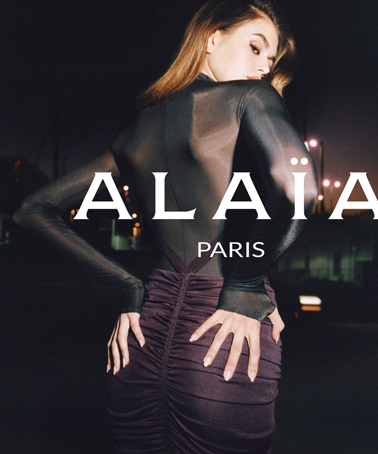 Kaia Gerber, Alaïa İlkbahar 2023 kampanyasında başrolde