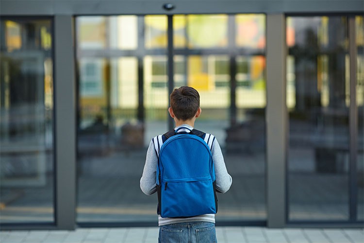 Çocuğum ne zaman tek başına okula gidebilir?