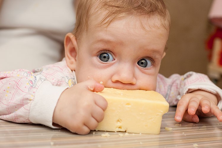 Bebeklerde ek gıda döneminde dikkat edilmesi gerekenler