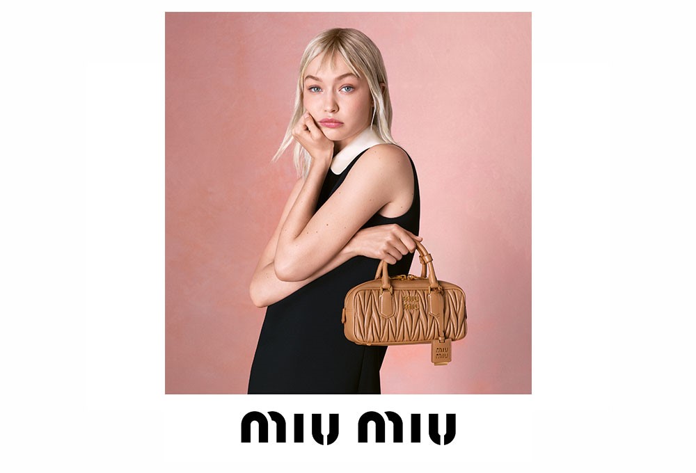 Miu Miu, Arcadie Bag’ı̇ Gigi Hadid ile tanıtıyor