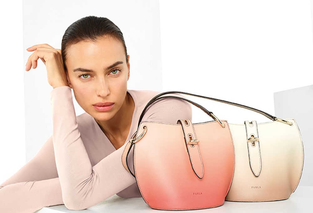 Furla’nın Pre-Fall 2023 koleksiyonunu Irina Shayk tanıtıyor