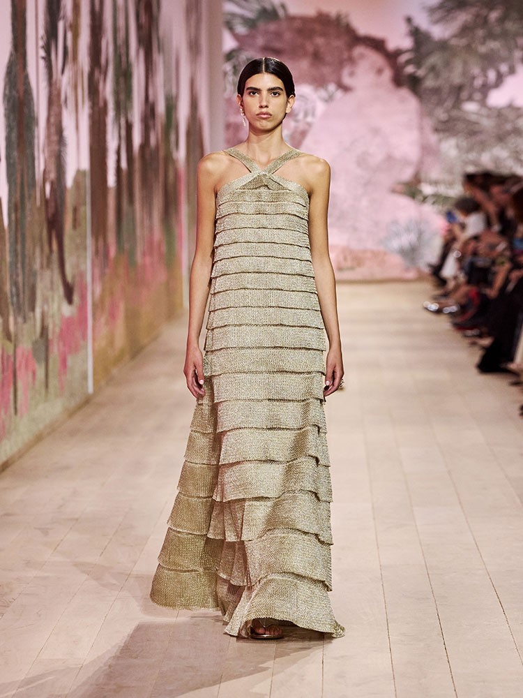 Dior Haute Couture Sonbahar Kış 23-24 koleksiyonu; güç, feminizm ve ilahi figürlerden ilham alıyor