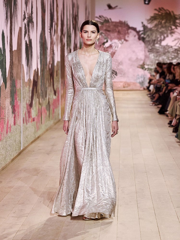Dior Haute Couture Sonbahar Kış 23-24 koleksiyonu; güç, feminizm ve ilahi figürlerden ilham alıyor