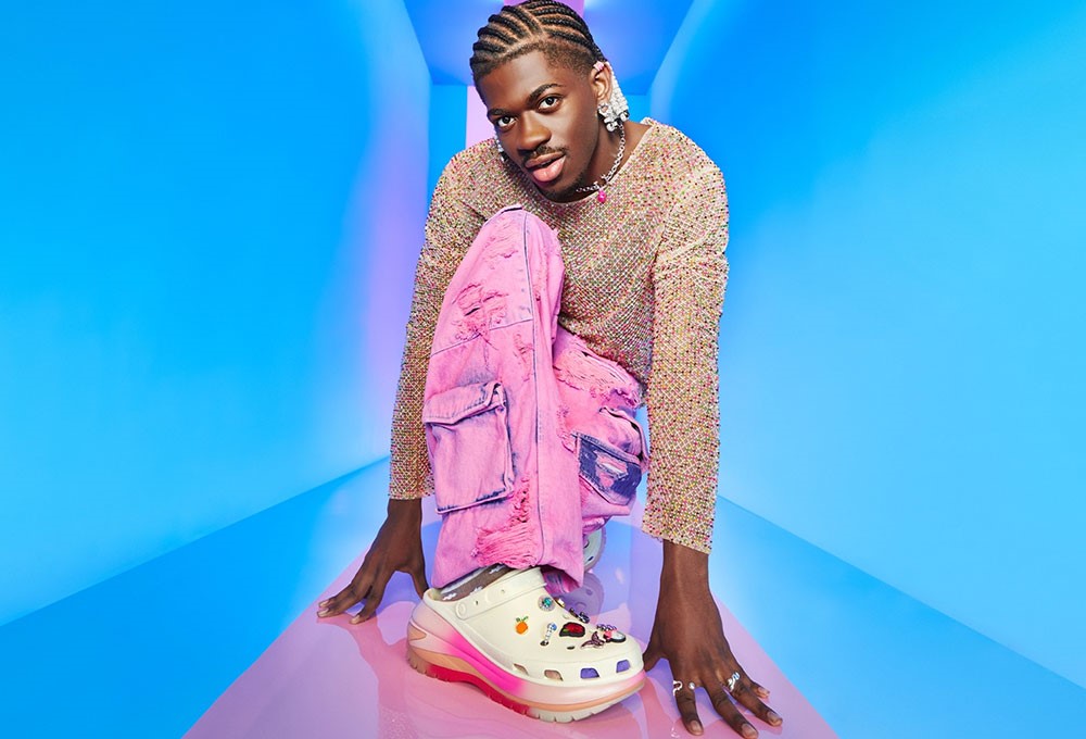 Crocs’un son koleksiyonu Height’ı çılgın müzisyen Lil Nas X tanıtıyor