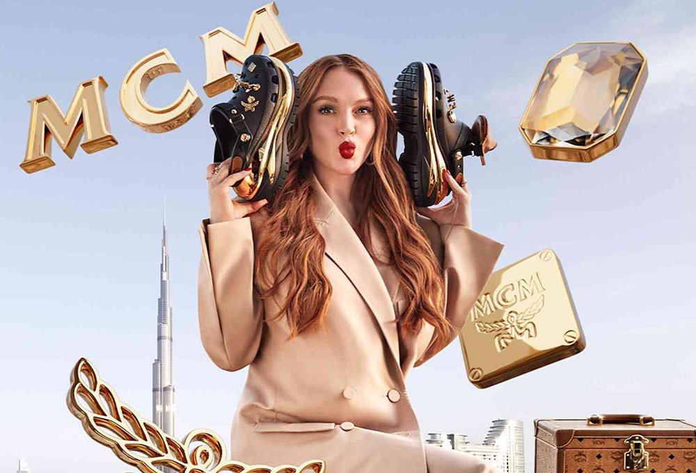 Lindsay Lohan, MCM X Crocs kampanyasında en yeni Crocs modellerini tanıtıyor