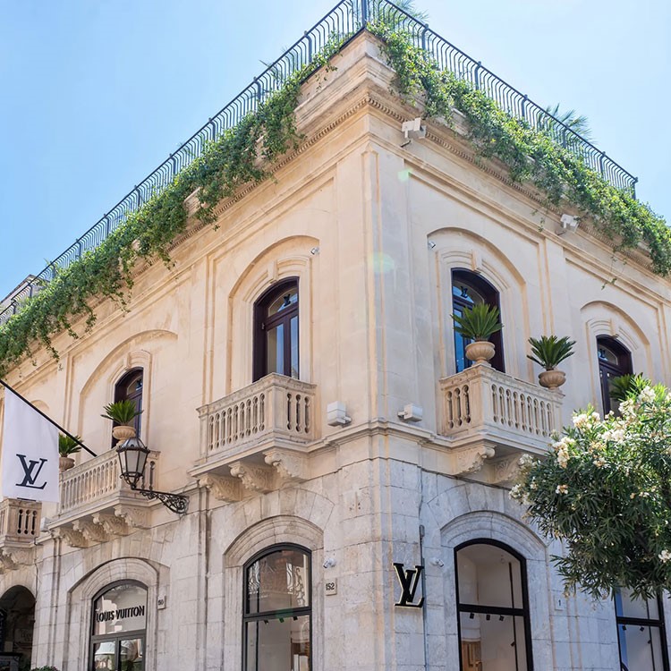 Louis Vuitton, İtalya’daki ilk kafesini Sicilya Taormina'da açtı
