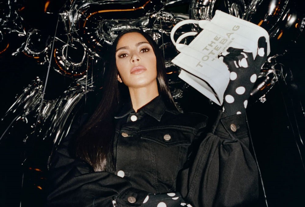 Marc Jacobs Sonbahar 2023 kampanyasının yıldızı Kim Kardashian