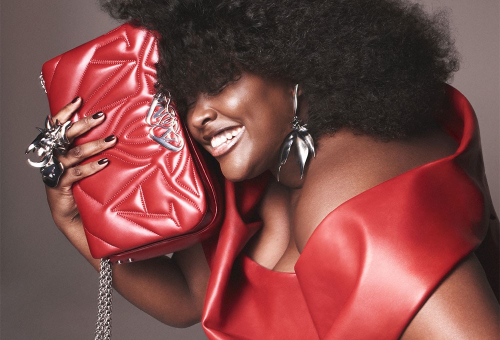 Alexander McQueen’den Seal Bag’e yeni yorum: Seal Small Bag