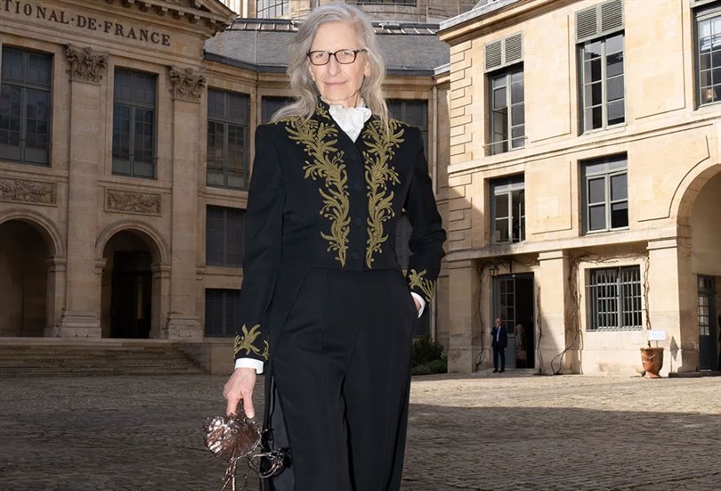 Louis Vuitton’dan ünlü fotoğrafçı Annie Leibovitz’e özel üniforma tasarımı