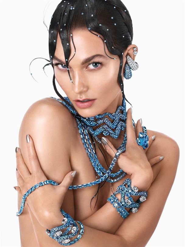 Swarovski’nin deniz altından ilham alan 2024 İlkbahar-Yaz koleksiyonunu top modeller tanıtıyor