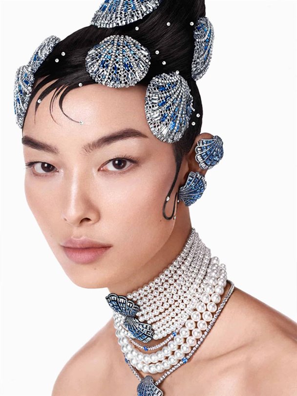 Swarovski’nin deniz altından ilham alan 2024 İlkbahar-Yaz koleksiyonunu top modeller tanıtıyor