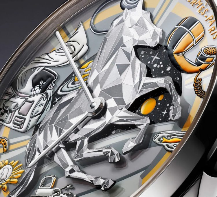 Hermès eşarpları şimdi bilekleri süslüyor