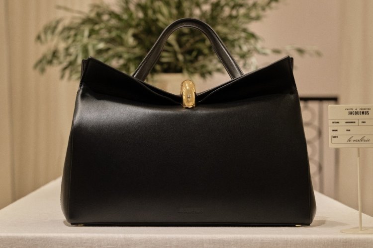 Jacquemus’den annesine saygı duruşu: Le Valérie çanta