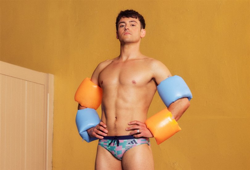 Adidas, ünlü sporcu Tom Daley ile hazırladığı mayo koleksiyonunu piyasaya sürüyor
