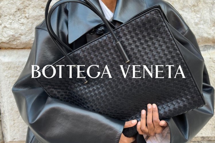 Bottega Veneta, 2026 Yaz kampanyası için köklerine geri dönüyor