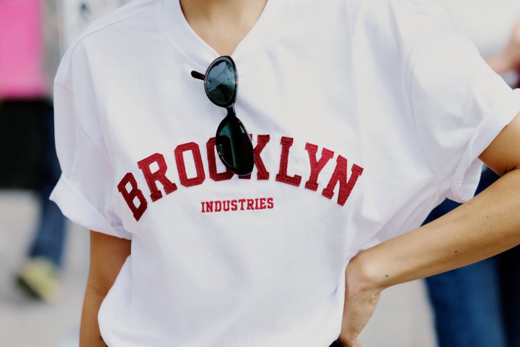 Mavi ve Brooklyn Industries, 90’ların şehir kültürünü ortak koleksiyonda buluşturuyor