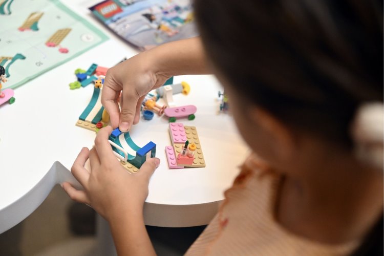 Buse Terim, kızlarıyla birlikte LEGO Friends: Heartlake Müzikali ön gösterim etkinliğine ev sahipliği yaptı