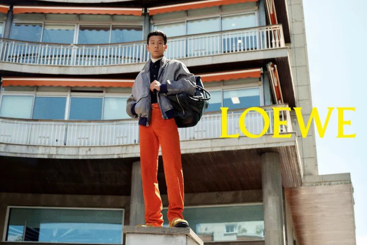 LOEWE’den Madrid sokaklarında moda turu