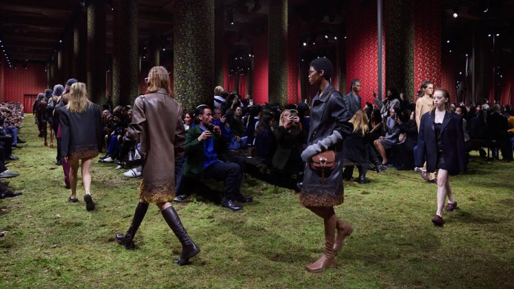 Miu Miu Sonbahar/Kış 2026: Mindful Intimacy (Bilinçli Yakınlık)